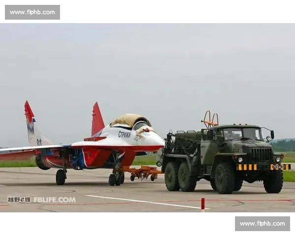 钢铁巨兽怒吼赛道极限对决引爆速度与力量盛宴